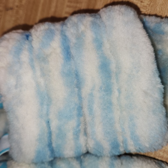 UGG Fluff Yeah Slide, size 8 - Picture 4 of 10